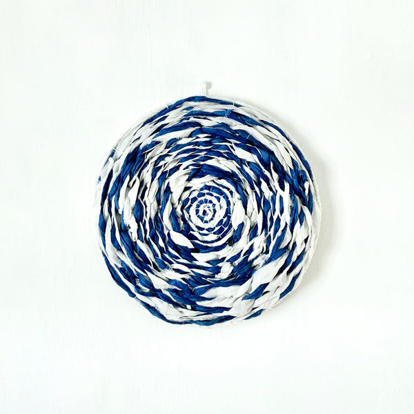 Blue and white circular silk weaving
