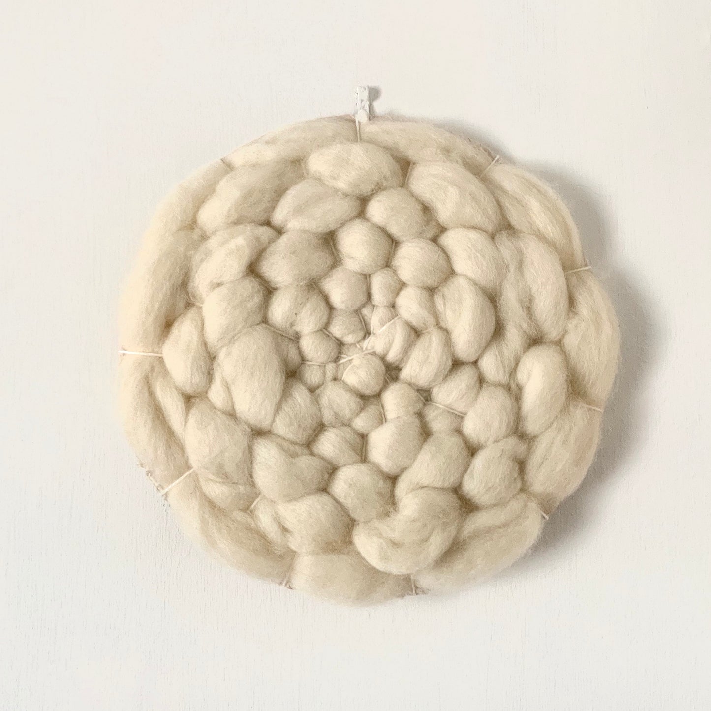 Fluffy circular cloud weaving