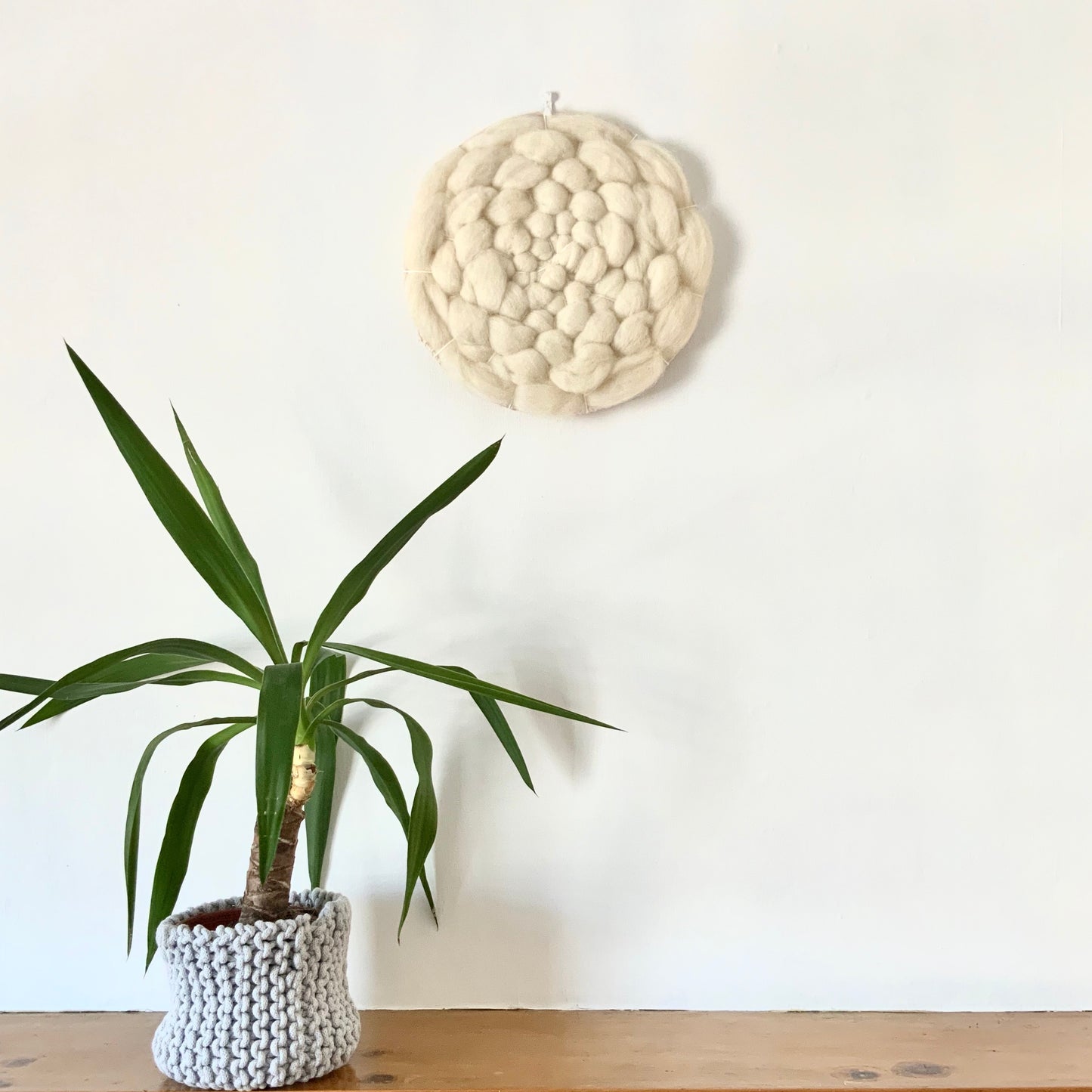 Fluffy circular cloud weaving