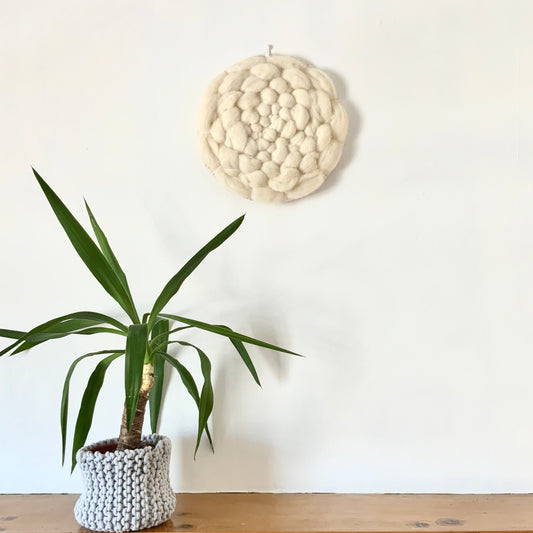 Fluffy circular cloud weaving