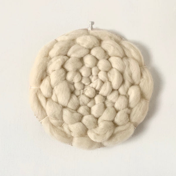 Fluffy circular cloud weaving